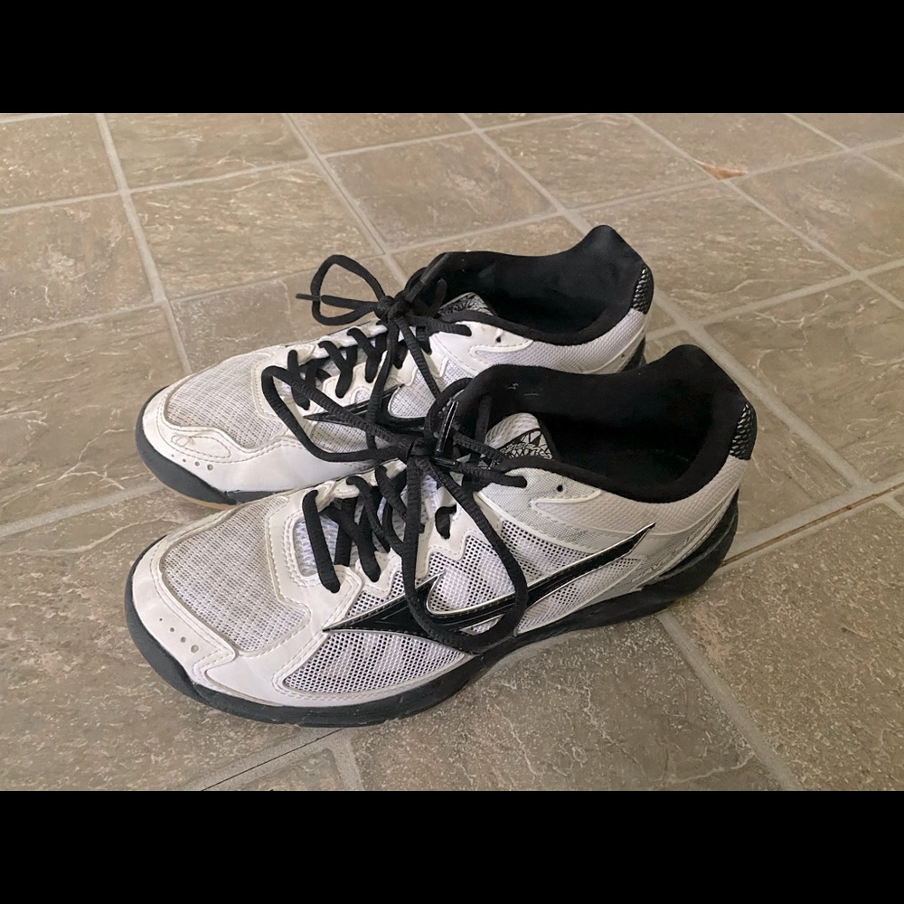 Volleyball shoes